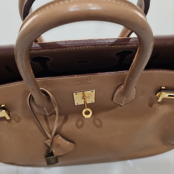 Hermes Birkin 35 Brown ,Leather Tote with Gold Hardware - Picture 6 of 10